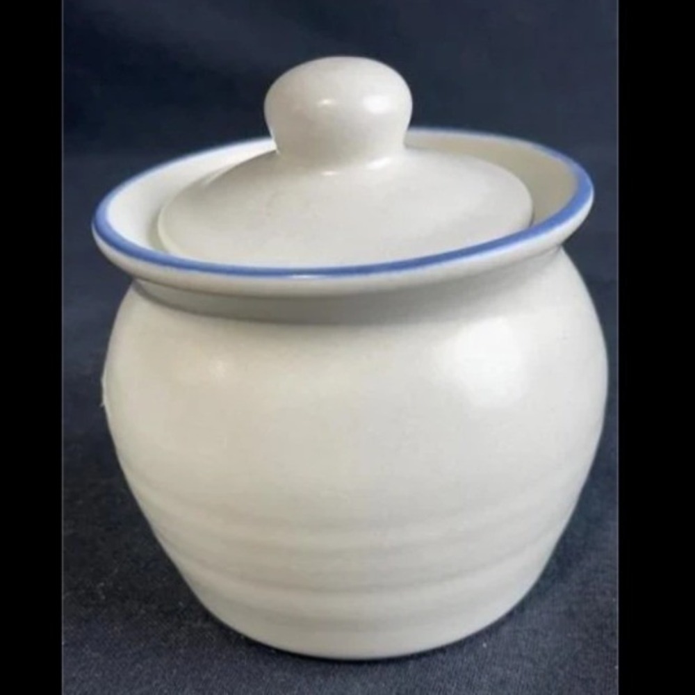 Pfaltzgraff Yorktowne Jam Jar Sugar Bowl with Lid Blue Floral Stoneware USA - Picture 3 of 9